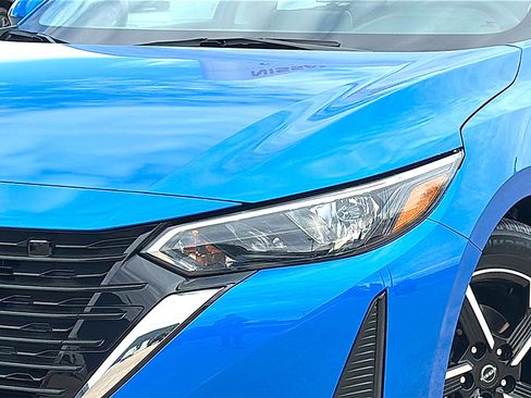 Certified 2025 Nissan Sentra SV image 4