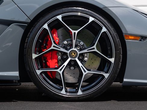 Used 2024 Lamborghini Revuelto AWD/4WD image 9