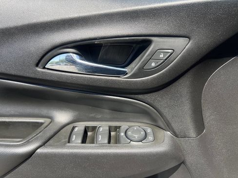 Used 2020 Chevrolet Equinox LT FWD image 9