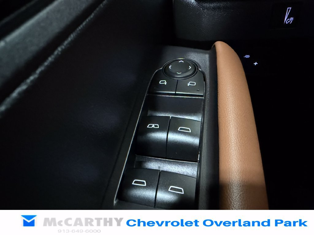 Used 2023 GMC Canyon AT4 w/ Canyon Safety Plus Package AWD/4WD image 16