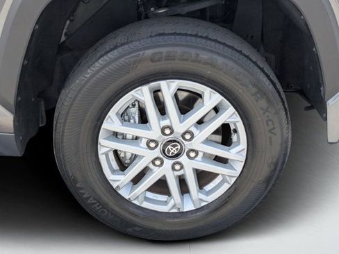 Used 2025 Toyota Tundra SR5 AWD/4WD image 9