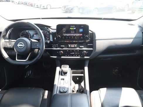 Certified 2024 Nissan Pathfinder SL image 25