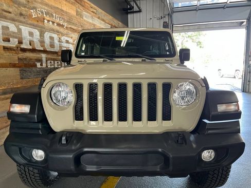 Used 2022 Jeep Wrangler Unlimited Sport AWD/4WD image 6