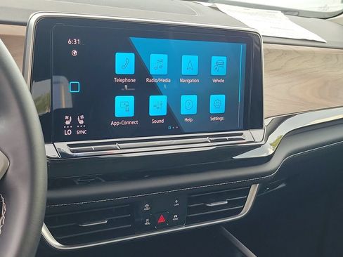 Certified 2026 Volkswagen Atlas SE FWD image 31