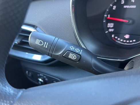 Used 2022 Chevrolet TrailBlazer LT w/ Convenience Package image 27