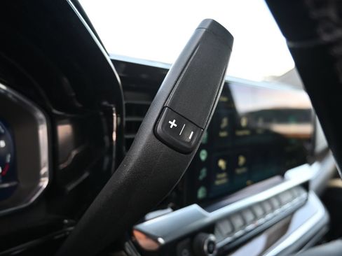 Used 2024 Chevrolet Silverado 1500 LT AWD/4WD image 14