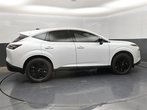 New 2025 Nissan Murano SV image 9
