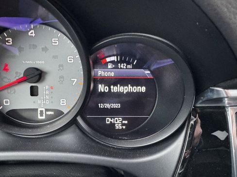 Used 2015 Porsche Macan S image 28