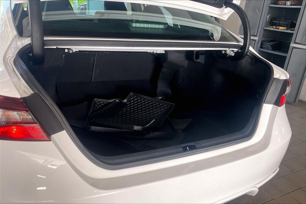 Used 2024 Toyota Camry SE FWD image 18