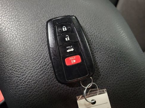 Used 2022 Toyota Camry LE FWD image 20