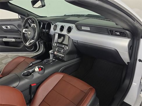 Used 2016 Ford Mustang GT Premium image 19