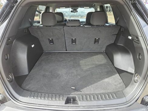 Used 2025 Chevrolet Equinox LT image 23