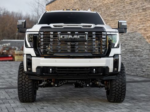 Used 2026 GMC Sierra 3500 Denali Ultimate image 7