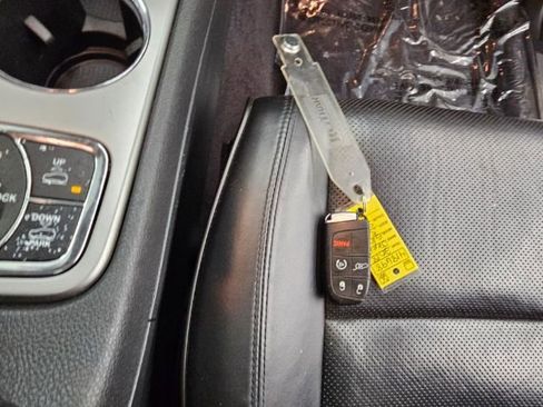 Used 2018 Jeep Grand Cherokee Overland image 23