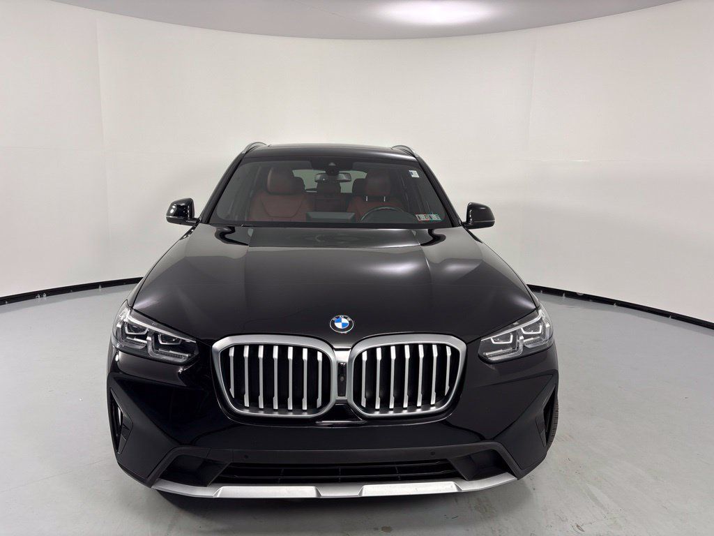 Certified 2024 BMW X3 xDrive30i w/ Premium Package AWD/4WD image 3