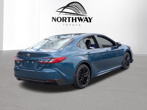 New 2026 Toyota Camry SE FWD image 4