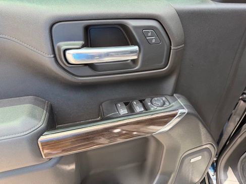Used 2019 Chevrolet Silverado 1500 RST AWD/4WD image 21