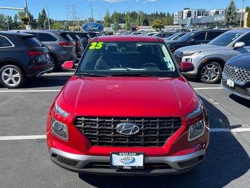 Certified 2025 Hyundai Venue SE FWD image 5
