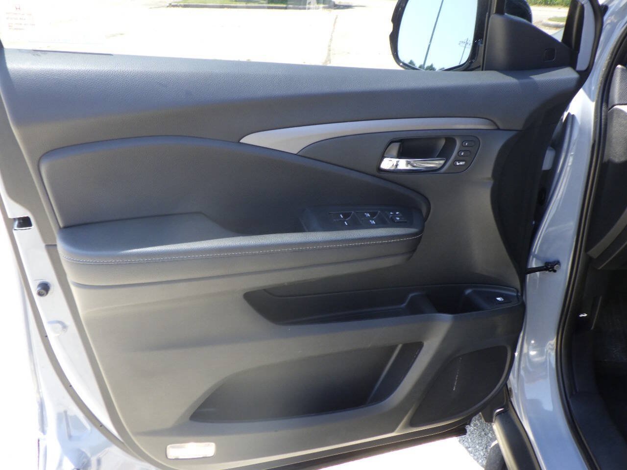 Used 2023 Honda Ridgeline RTL-E image 9