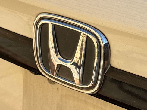 Used 2018 Honda Odyssey Elite image 9