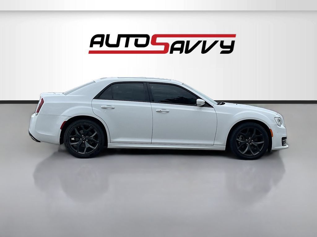 Used 2023 Chrysler 300 S w/ Comfort Group RWD image 8