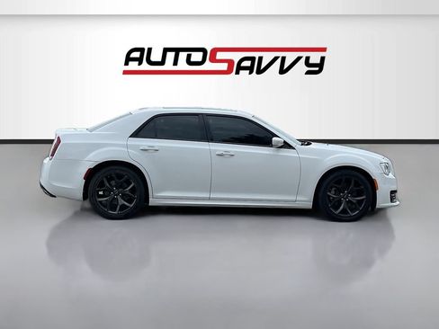 Used 2023 Chrysler 300 S w/ Comfort Group RWD image 8