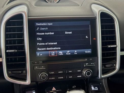 Used 2017 Porsche Cayenne Platinum Edition image 13