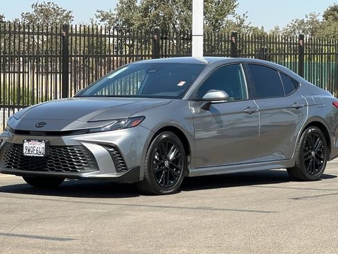 Used 2026 Toyota Camry SE FWD image 10