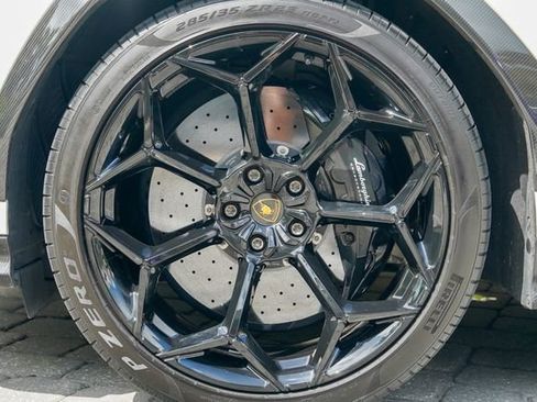 Used 2023 Lamborghini Urus Performante image 14