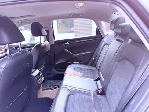 Used 2014 Volkswagen Passat TDI SEL Premium FWD image 5