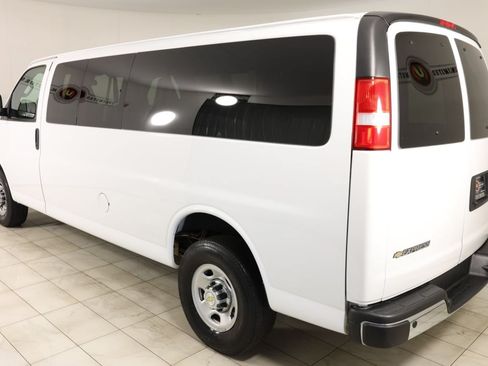 Used 2024 Chevrolet Express 3500 LT w/ LT Preferred Equipment Group RWD image 4