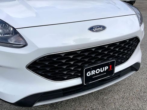 Used 2020 Ford Escape SE image 30