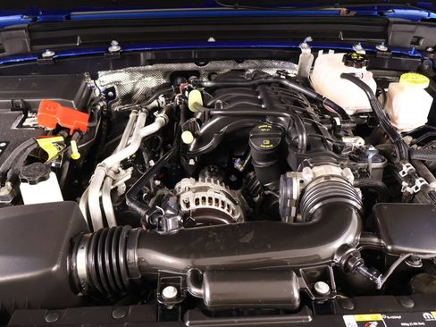Used 2024 Jeep Gladiator Sport AWD/4WD image 19