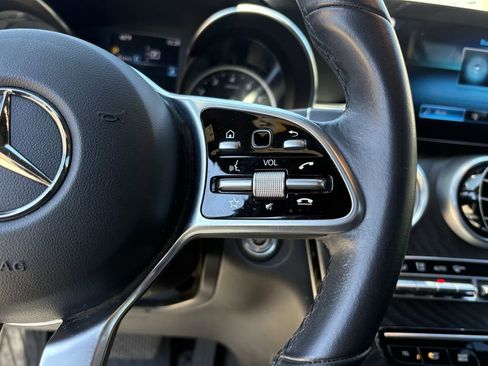 Used 2020 Mercedes-Benz GLC 300 image 17