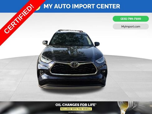Certified 2025 Toyota Highlander Platinum AWD/4WD image 2