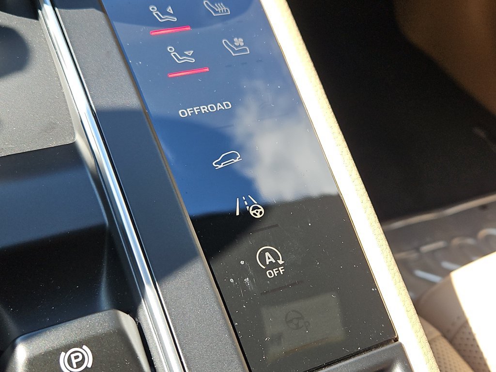 Certified 2026 Porsche Macan AWD/4WD image 19
