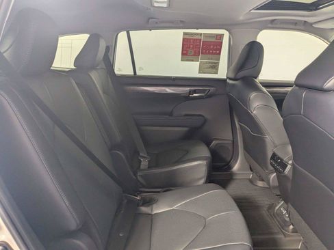 New 2026 Toyota Highlander Limited AWD/4WD image 21