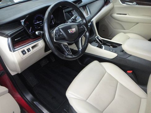 Used 2019 Cadillac XT5 Premium Luxury image 6
