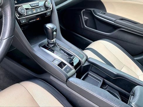Used 2018 Honda Civic Sport Touring image 10