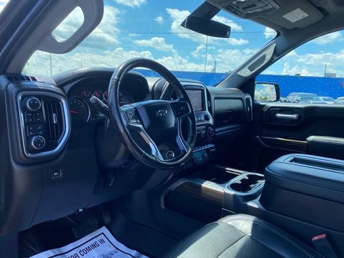 Used 2020 Chevrolet Silverado 1500 LT Trail Boss w/ Midnight Edition AWD/4WD image 9