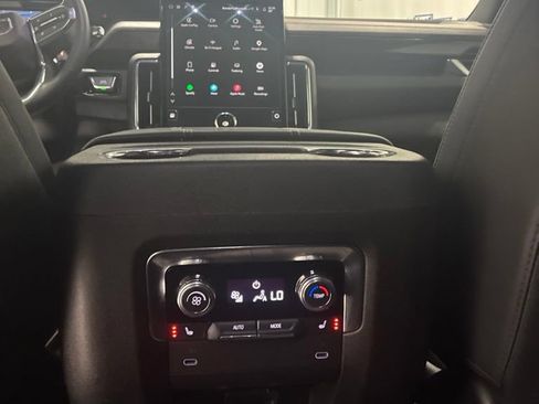 Used 2025 GMC Yukon XL Elevation w/ LPO, Elevation Black Package AWD/4WD image 33