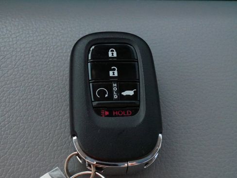 Certified 2024 Honda Pilot Elite image 32