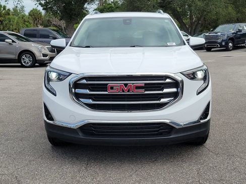 Used 2021 GMC Terrain SLT FWD image 2