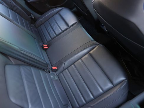 Used 2023 Volkswagen Golf R 2.0T image 15