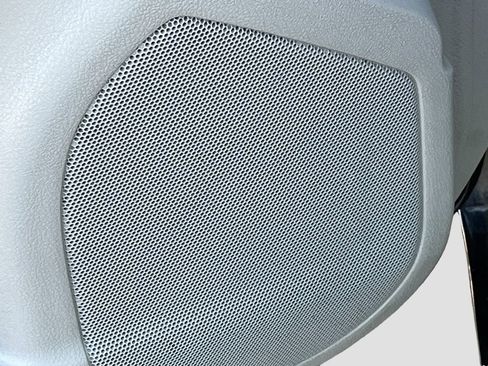 Used 2016 Toyota Camry SE image 18