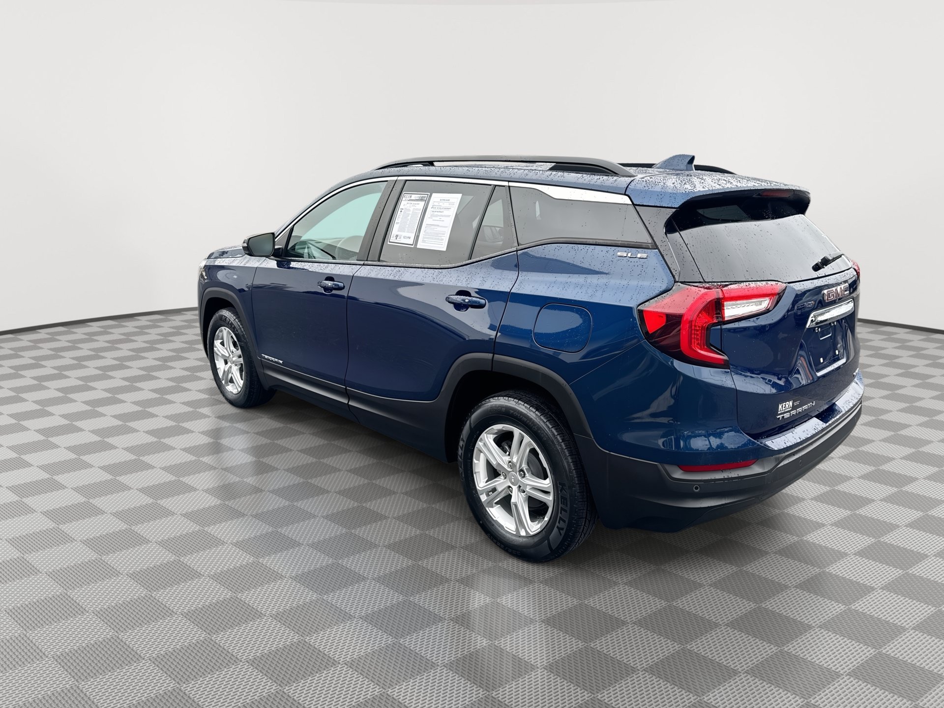 Certified 2022 GMC Terrain SLE w/ Driver Convenience Package AWD/4WD image 6