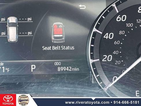 Used 2021 Toyota Highlander XLE AWD/4WD image 27
