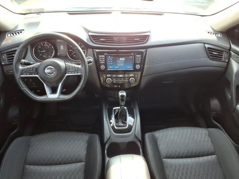 Used 2017 Nissan Rogue SV w/ SV Premium Package AWD/4WD image 12