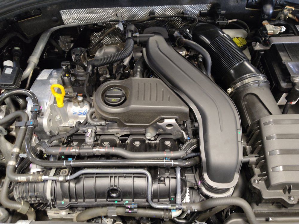 Used 2025 Volkswagen Jetta SE FWD image 30