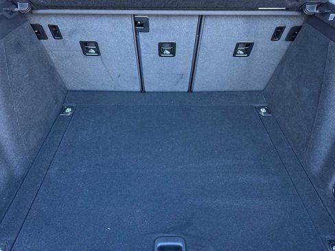 Certified 2024 Porsche Macan image 16